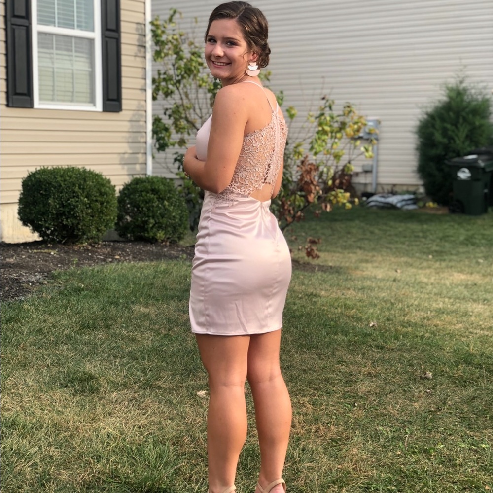 LIGHT PINK HOMCOMING DRESS